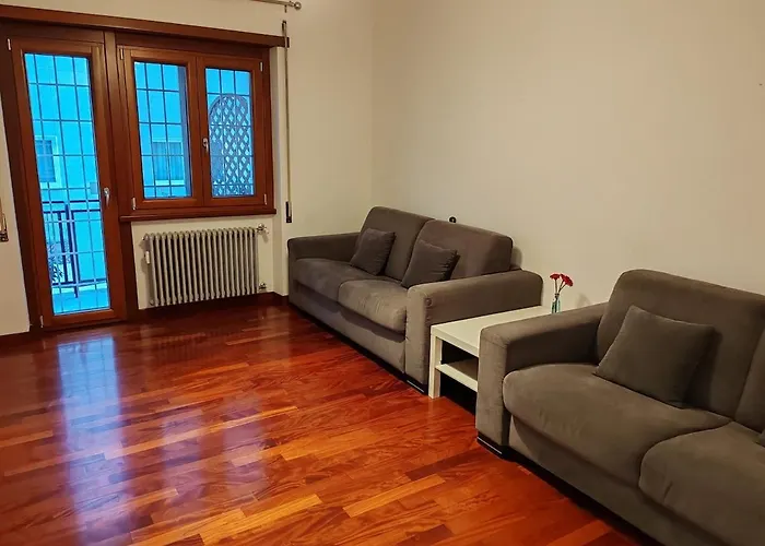 For 8 People Near Metro Train Bus Station Tiburtina