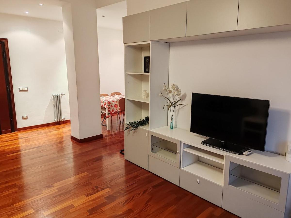 For 8 People Near Metro Train Bus Station Tiburtina Apartment