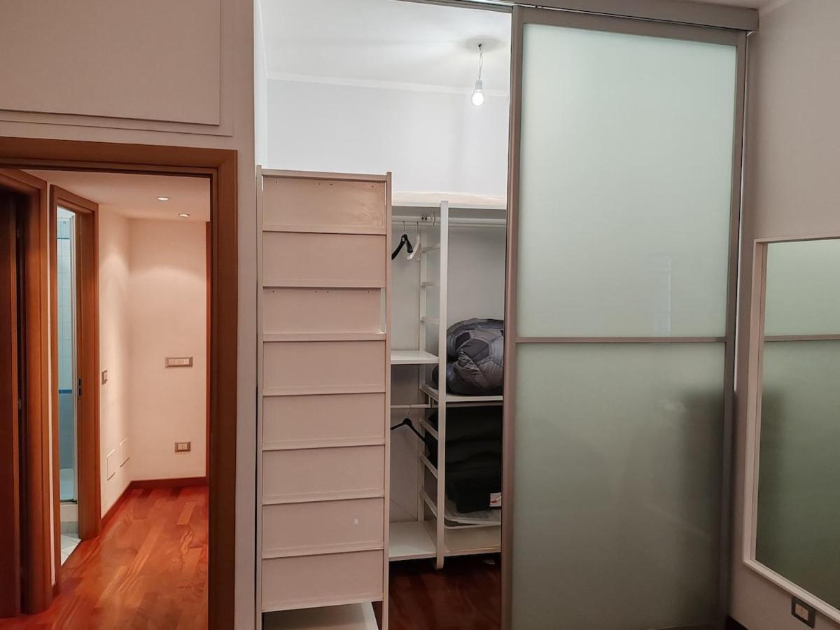 For 8 People Near Metro Train Bus Station Tiburtina Rom