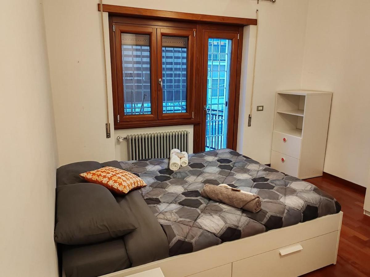 For 8 People Near Metro Train Bus Station Tiburtina Apartment