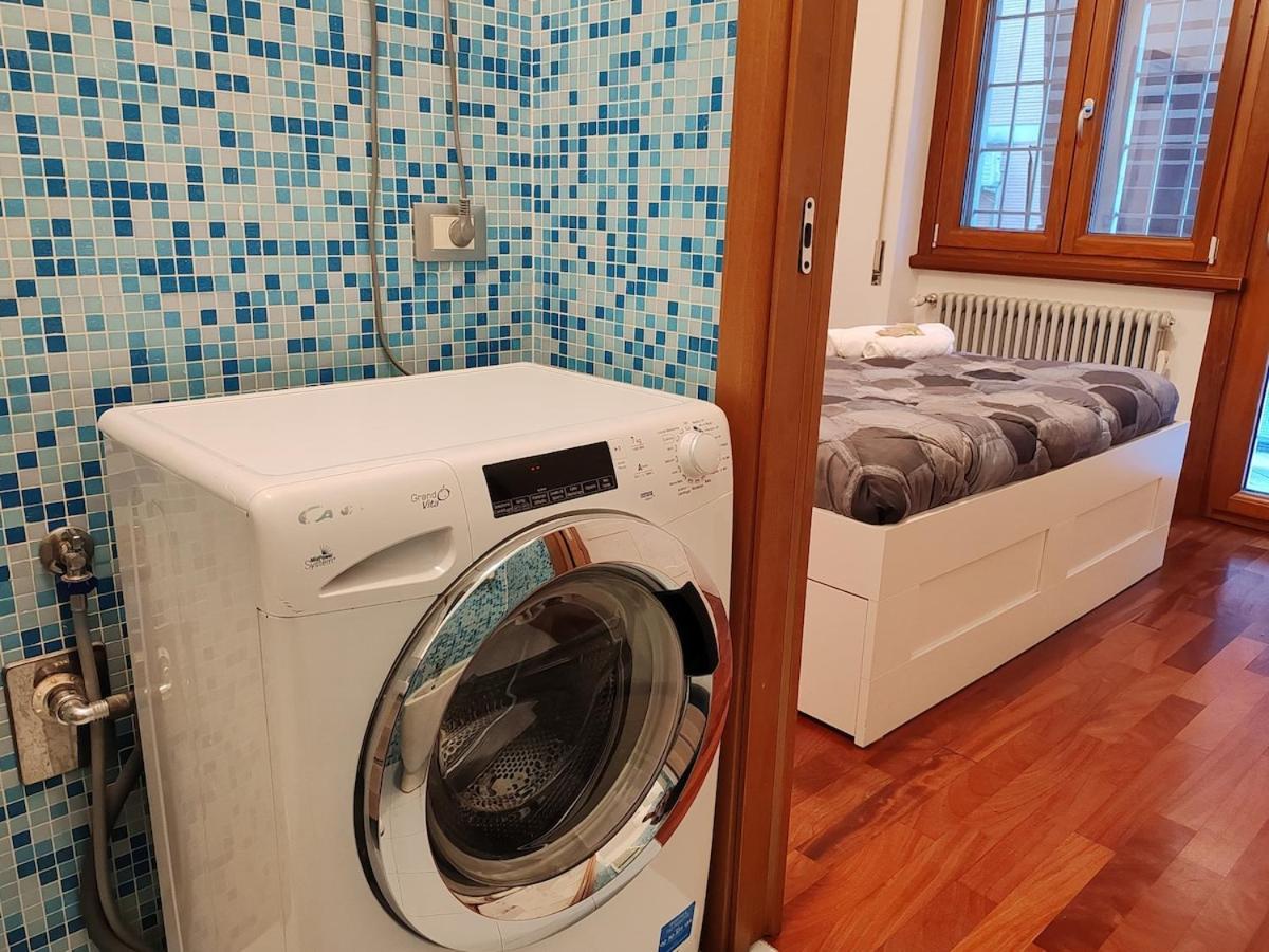 For 8 People Near Metro Train Bus Station Tiburtina *