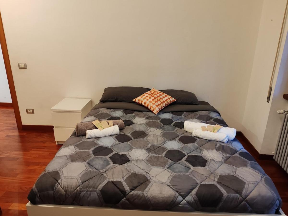 For 8 People Near Metro Train Bus Station Tiburtina Apartment *