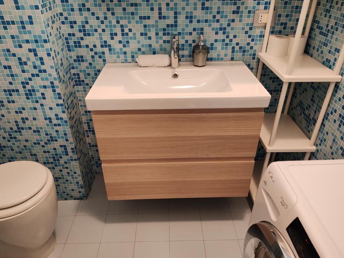 For 8 People Near Metro Train Bus Station Tiburtina Apartment